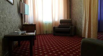 Фото номера Двухместный номер Делюкс с 1 кроватью Гостиница Admiral Hotel г. Махачкала 11