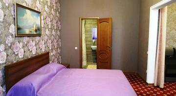 Фото номера Двухместный номер Делюкс с 1 кроватью Гостиница Admiral Hotel г. Махачкала 5
