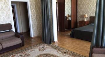 Фото номера Двухместный номер Делюкс с 1 кроватью Гостиница Admiral Hotel г. Махачкала 3