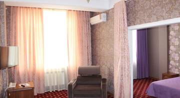 Фото номера Двухместный номер Делюкс с 1 кроватью Гостиница Admiral Hotel г. Махачкала 27